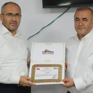 cumhurbaskani gorevden aldi vali basari belgesi verdi SxzBdbbK