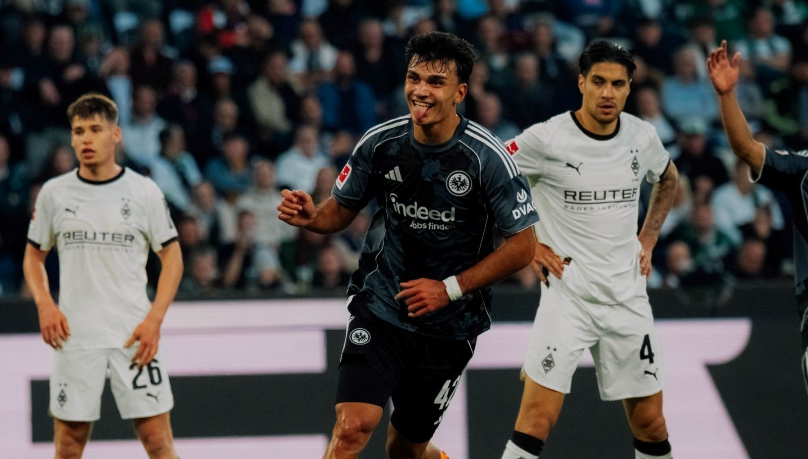 10 gollu macta can uzun sov yapti monchengladbach frankfurt macinin skoru saskina cevirdi TCTN7sCN