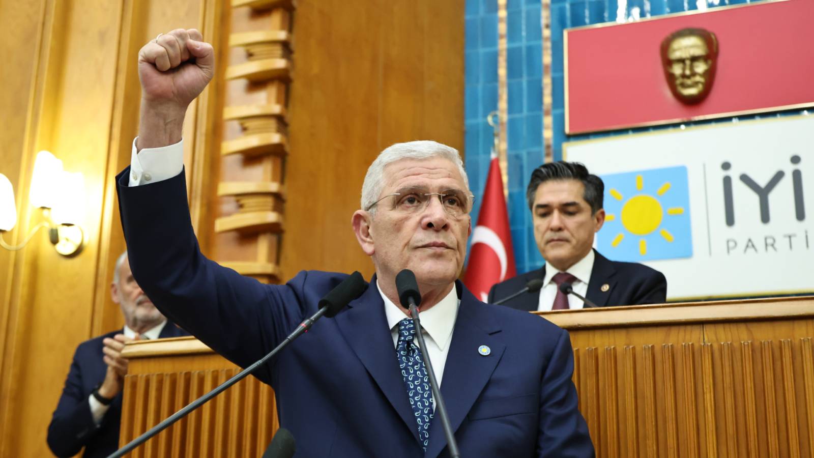 dervisoglundan meclisteki apo sloganlarina tepki 15 temmuz hain darbe girisiminde millet meclisine atilan bombalar kadar tahripkar EWJIw4VF