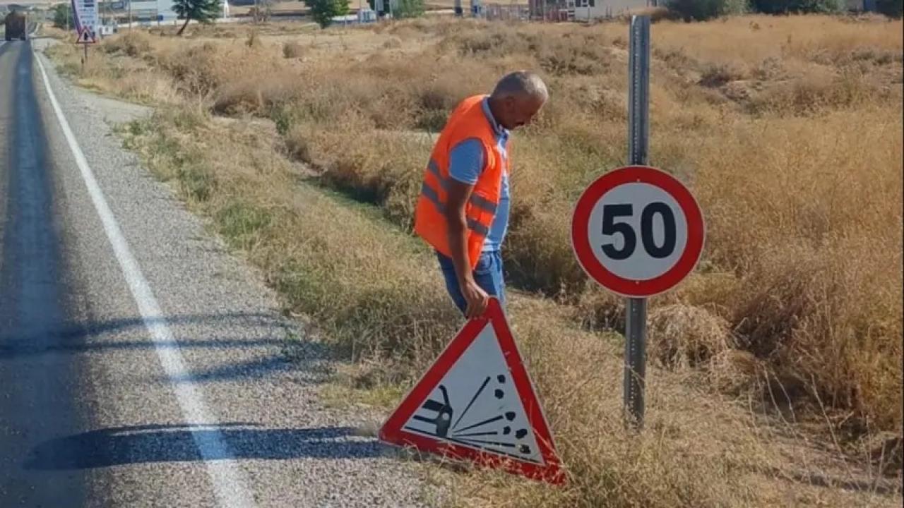 bakan duyurdu 32 bin 845 trafik levhasi kaldirildi JyAZbc46.jpg