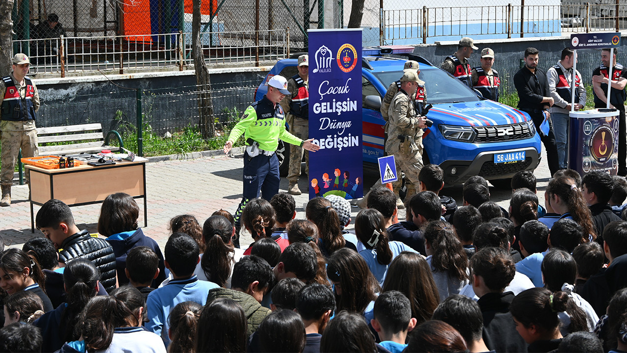 Jandarma, Çocuklara Eğitici Etkinlikler Düzenliyor