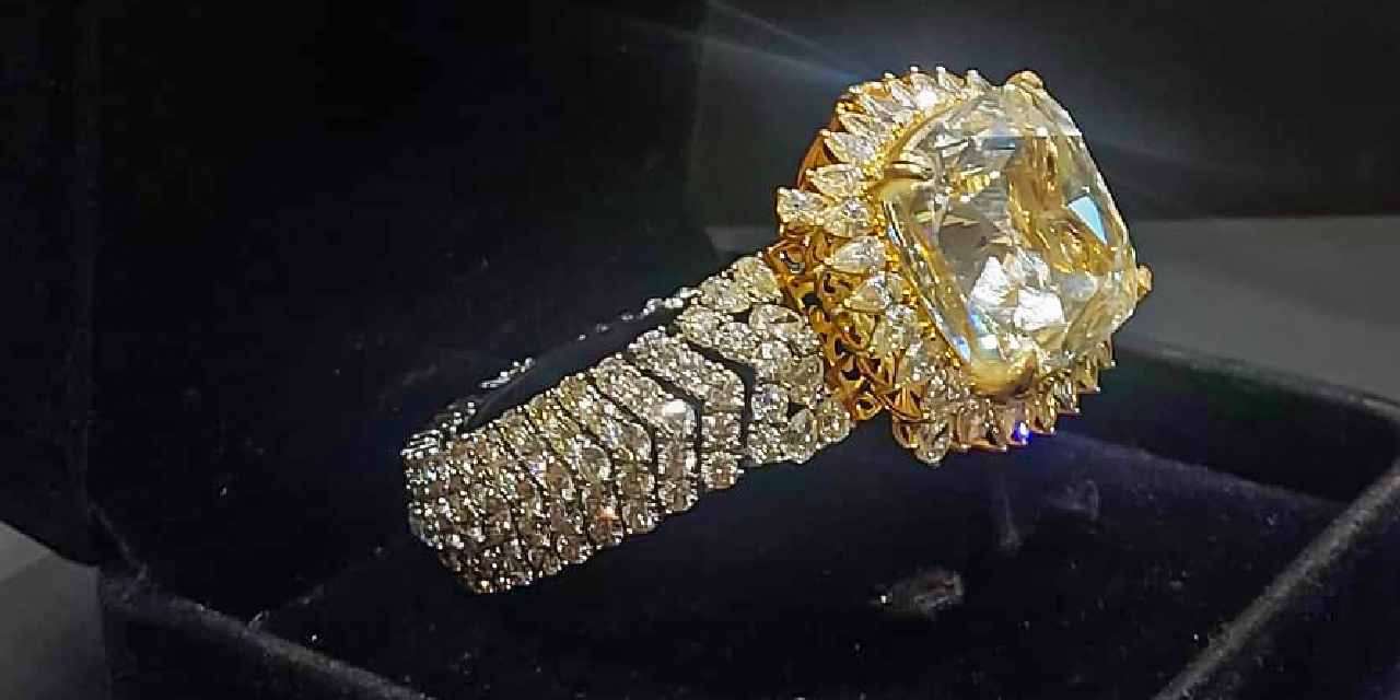 Kapalıçarşı’da Ele Geçirilen 80 Karatlık Dev Pırlanta Kaçakçılığı